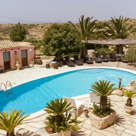 Dependance In Con Piscina Ragusa