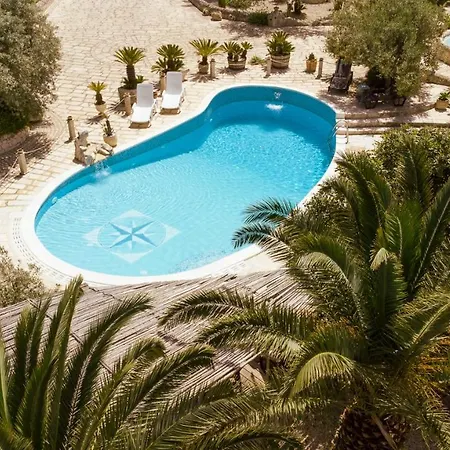 Dependance In Con Piscina Ragusa