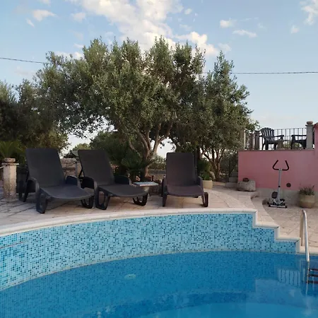 Semesterbostad Dependance In Con Piscina *