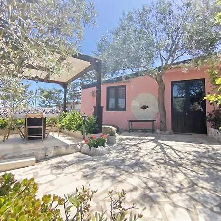 Dependance In Con Piscina Ragusa